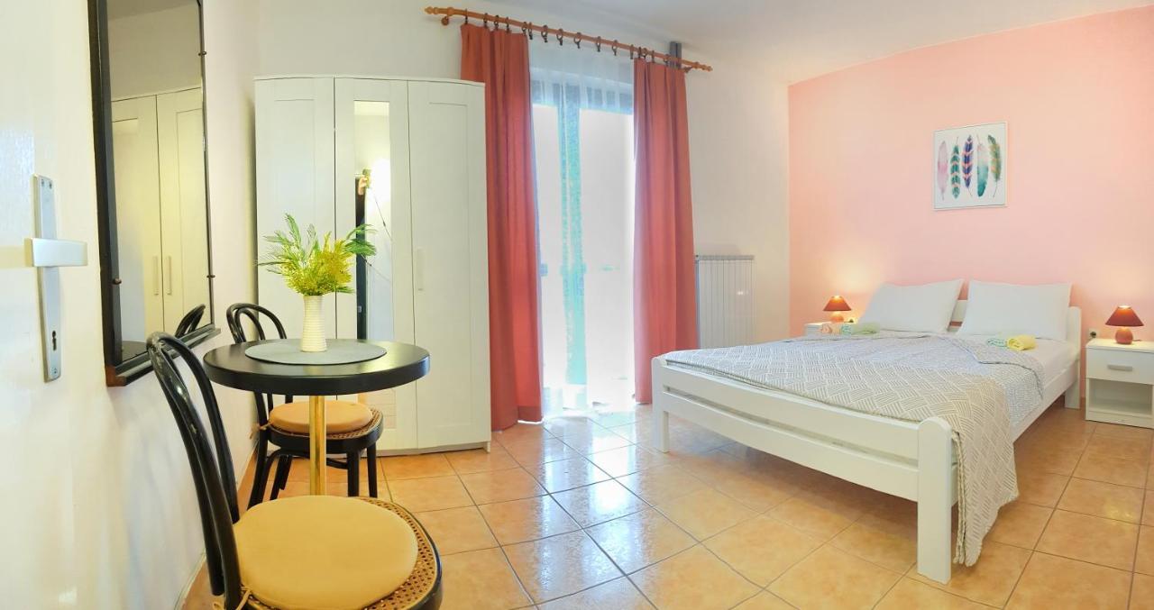 Apartments Lori โปเรช ภายนอก รูปภาพ