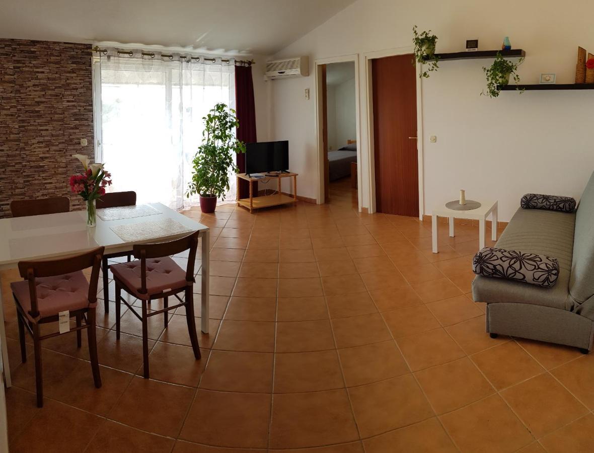 Apartments Lori โปเรช ภายนอก รูปภาพ