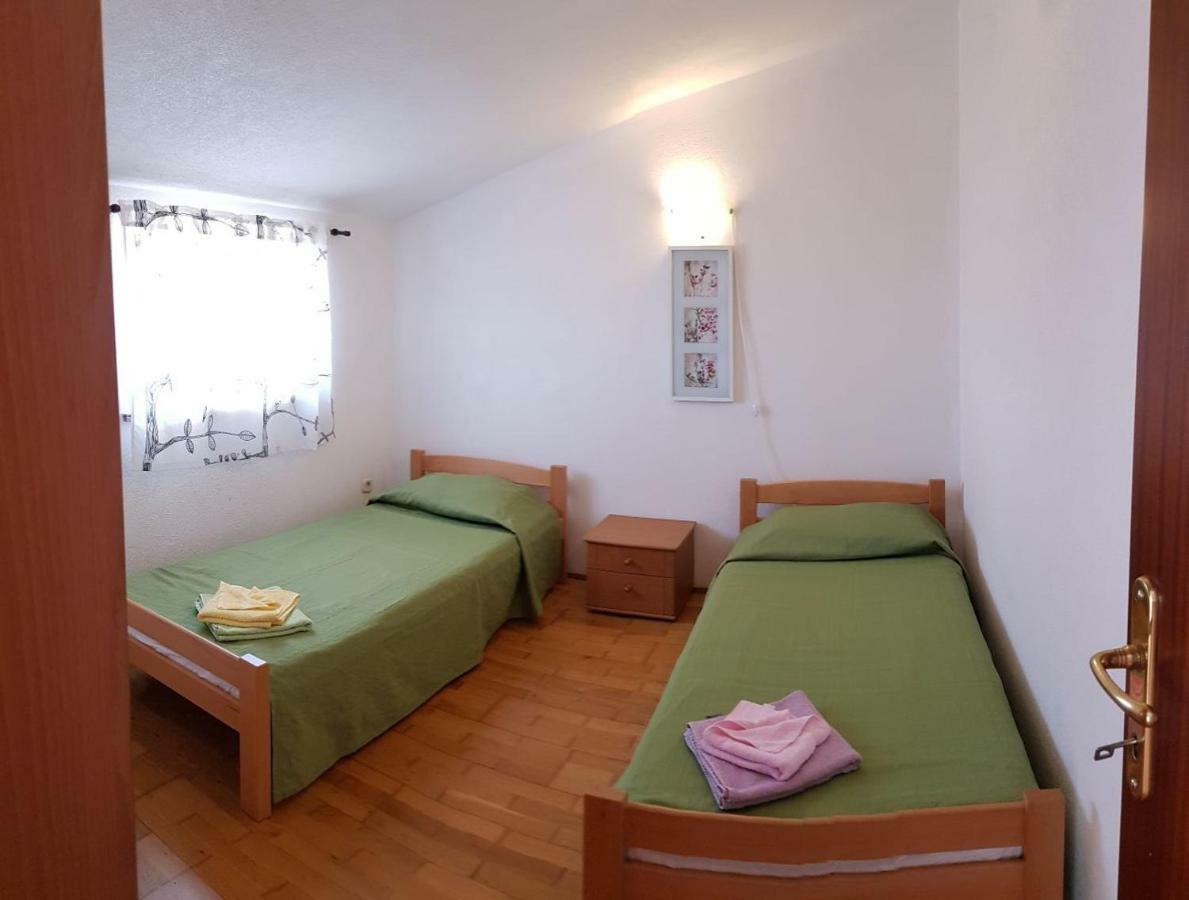 Apartments Lori โปเรช ภายนอก รูปภาพ